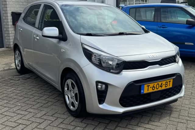Kia Picanto (2023) thumbnail 3