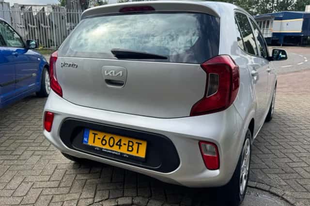 Kia Picanto (2023) thumbnail 5