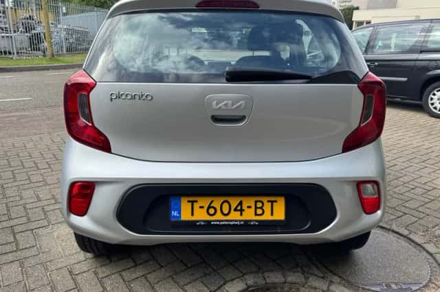 Kia Picanto (2023) thumbnail 6