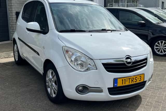 Opel Agila (2012) thumbnail 3