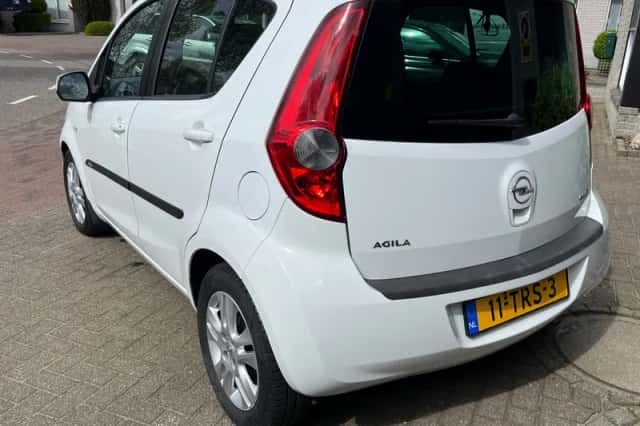 Opel Agila (2012) thumbnail 6