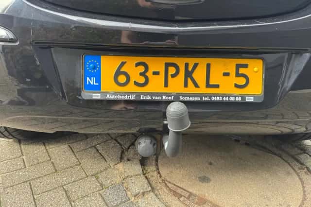 Opel Corsa (2009) thumbnail 6