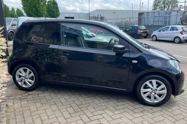 SEAT Mii (2015) thumbnail 4