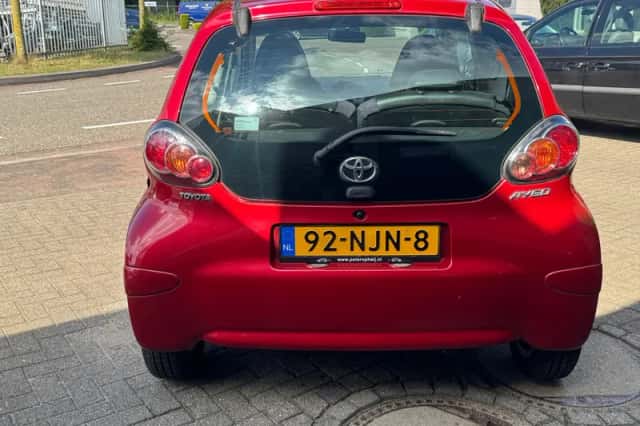 Toyota Aygo (2010) thumbnail 6