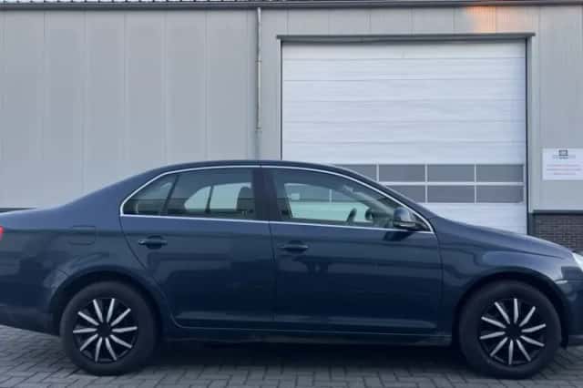 Volkswagen Jetta (2007) thumbnail 3