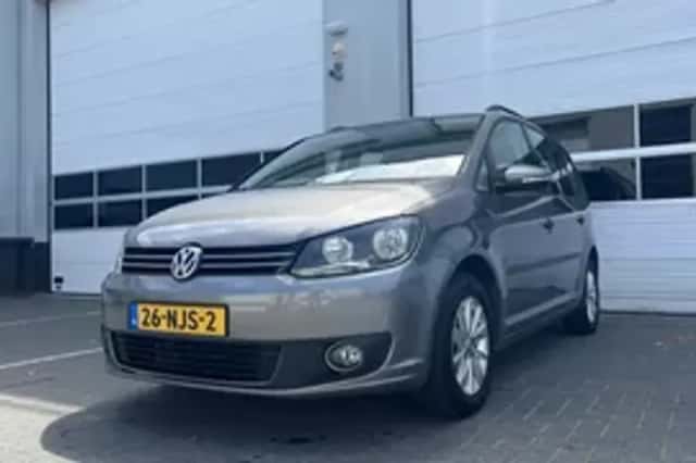 Volkswagen Touran (2010) thumbnail 1