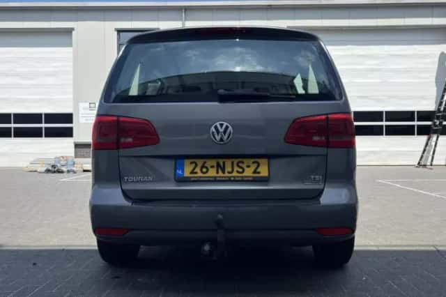 Volkswagen Touran (2010) thumbnail 5