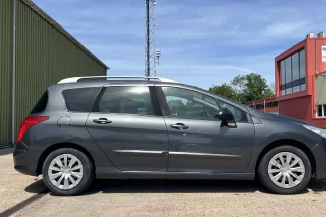 Peugeot 308 (2009) thumbnail 3
