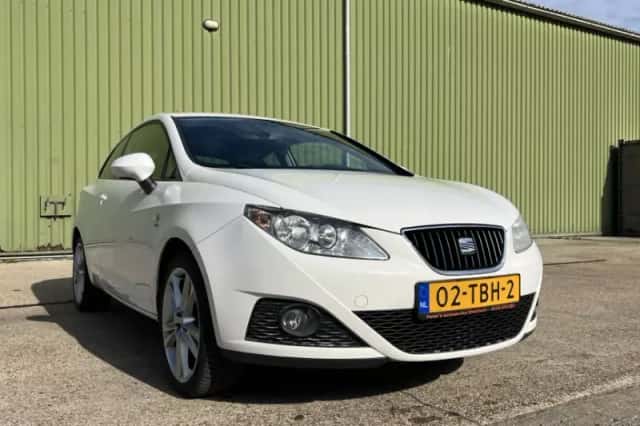 SEAT Ibiza (2012) thumbnail 2