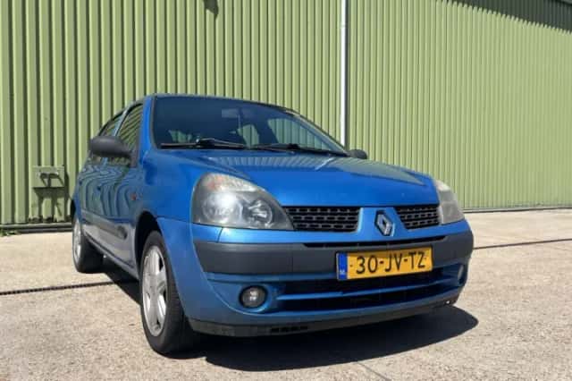 Renault Clio (2002) thumbnail 2