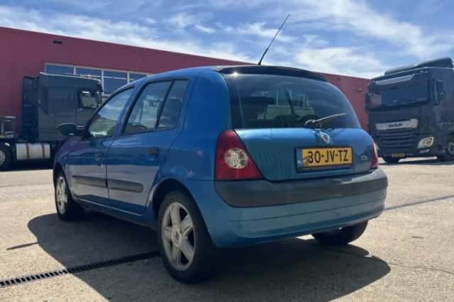 Renault Clio (2002) thumbnail 6