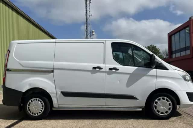 Ford Transit Custom (2013) thumbnail 3