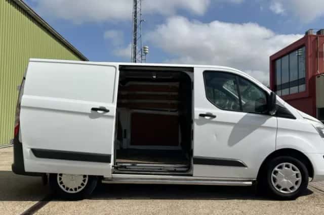 Ford Transit Custom (2013) thumbnail 4