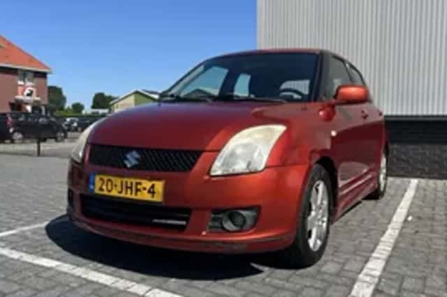 Suzuki Swift (2009) thumbnail 1