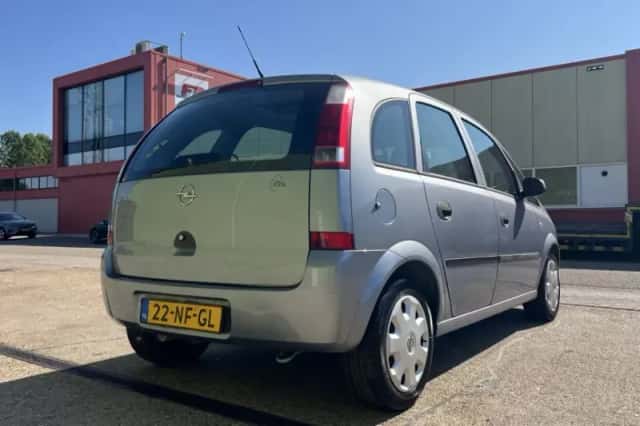 Opel Meriva (2003) thumbnail 4