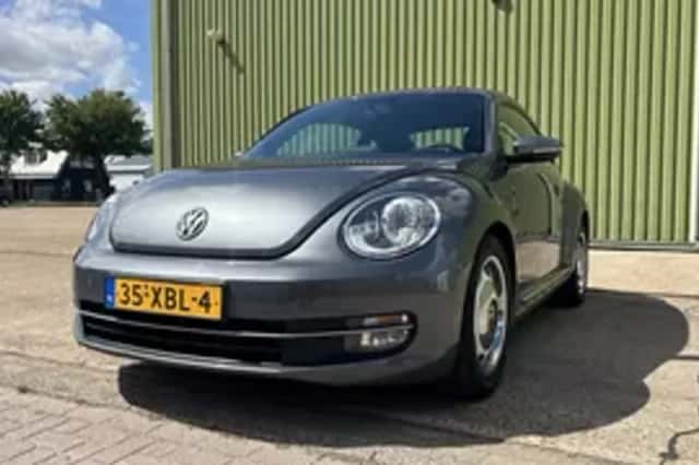 Volkswagen Beetle (2012) thumbnail 1