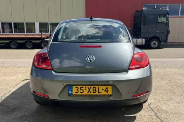 Volkswagen Beetle (2012) thumbnail 5