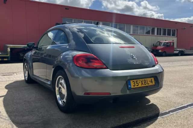Volkswagen Beetle (2012) thumbnail 6