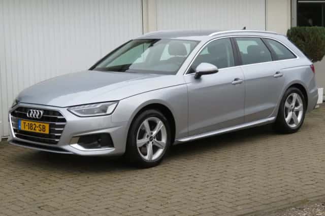 Audi A4 (2023) thumbnail 1