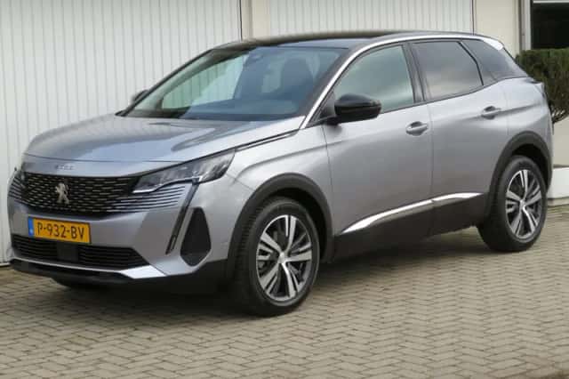 Peugeot 3008 (2022) thumbnail 1