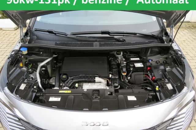 Peugeot 3008 (2022) thumbnail 6