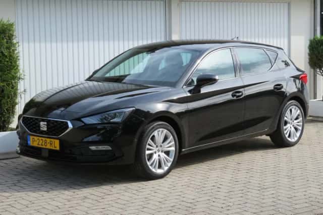 SEAT Leon (2022) thumbnail 1
