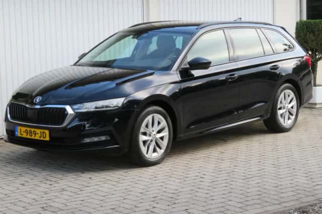 Škoda Octavia (2021) thumbnail 1