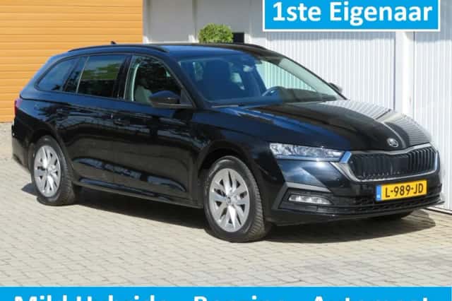 Škoda Octavia (2021) thumbnail 2