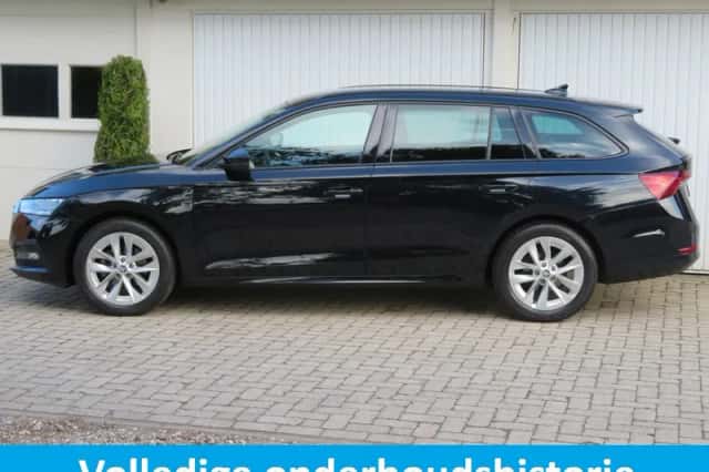 Škoda Octavia (2021) thumbnail 3