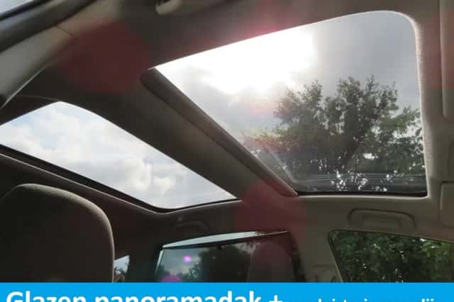 Toyota Prius Wagon (2012) thumbnail 6