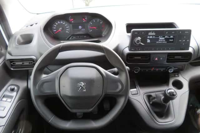 Peugeot Partner (2021) thumbnail 4