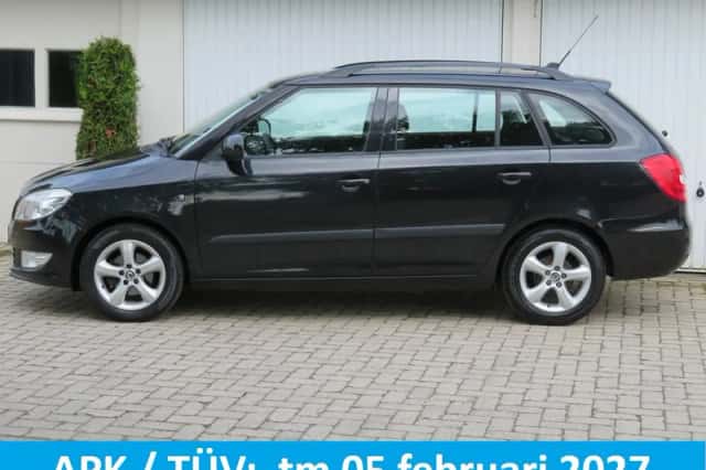 Škoda Fabia (2010) thumbnail 2