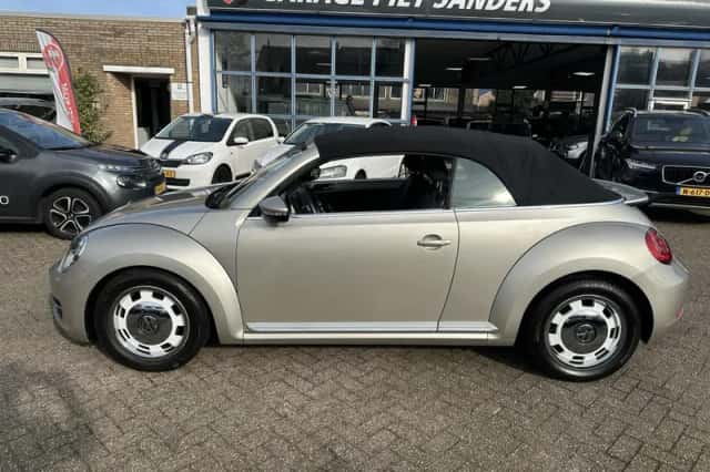 Volkswagen Beetle (2013) thumbnail 4