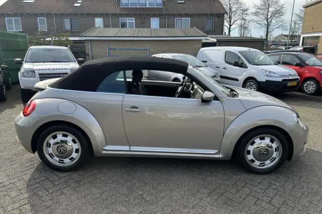 Volkswagen Beetle (2013) thumbnail 5