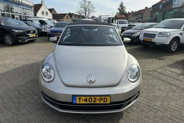 Volkswagen Beetle (2013) thumbnail 6