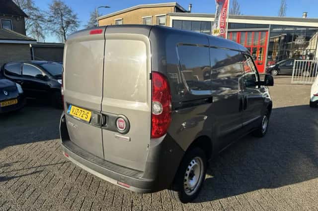 Fiat Doblò (2021) thumbnail 3