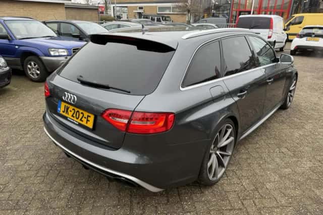 Audi RS4 (2012) thumbnail 3