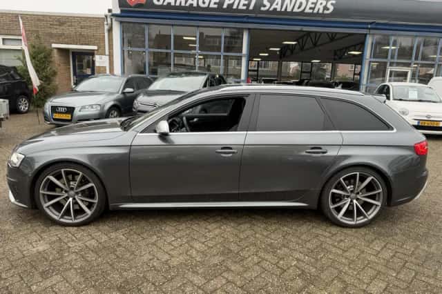 Audi RS4 (2012) thumbnail 4