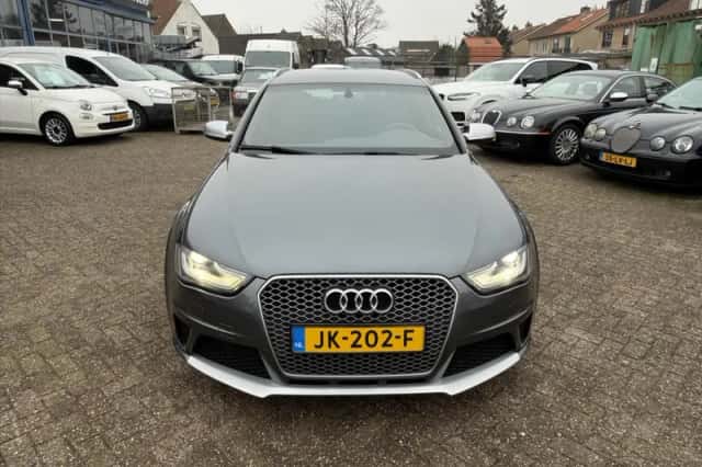 Audi RS4 (2012) thumbnail 6