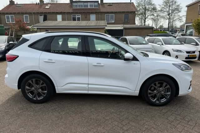 Ford Kuga (2020) thumbnail 5