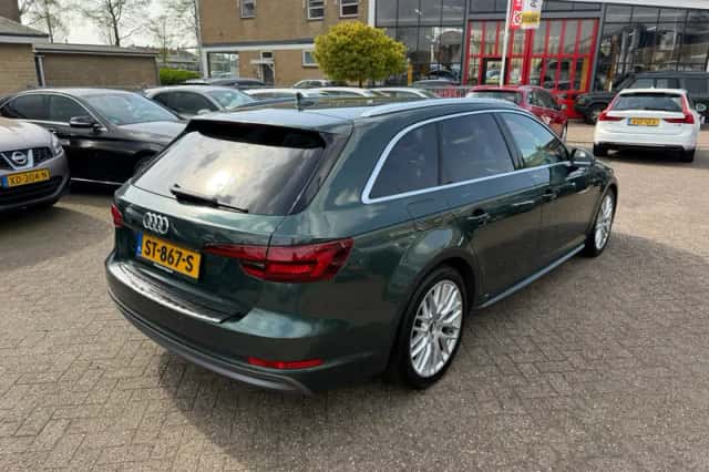 Audi A4 (2018) thumbnail 3