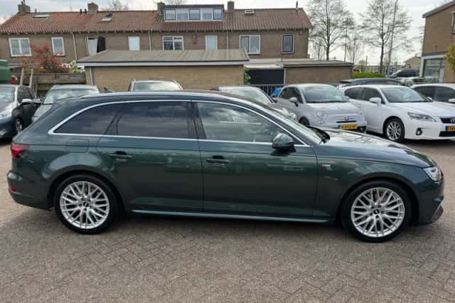 Audi A4 (2018) thumbnail 5