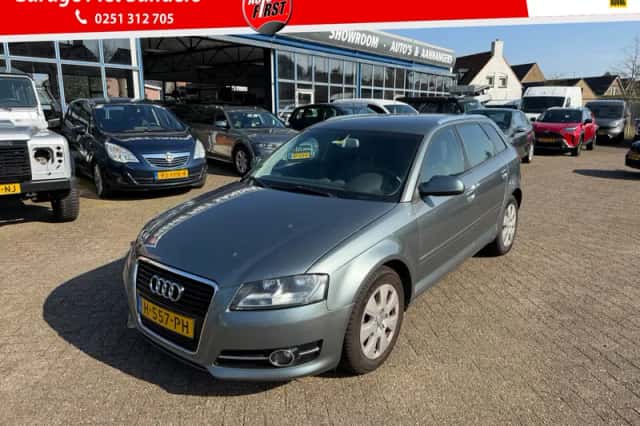 Audi A3 (2011) thumbnail 2