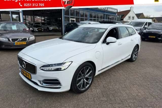 Volvo V90 (2017) thumbnail 1