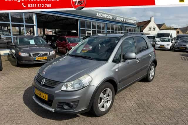 Suzuki SX4 (2011) thumbnail 1