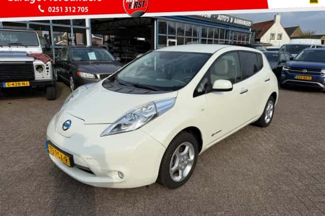 Nissan Leaf (2011) thumbnail 2
