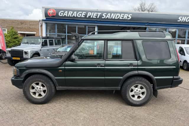 Land Rover Discovery (2002) thumbnail 4