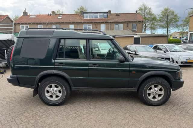Land Rover Discovery (2002) thumbnail 5