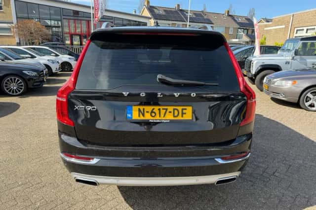 Volvo XC90 (2016) thumbnail 5