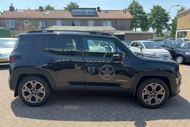 Jeep Renegade (2015) thumbnail 5